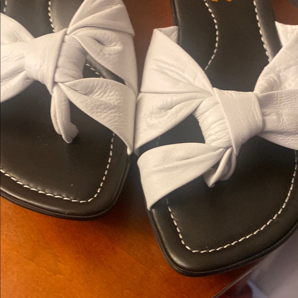 Donald J. Pliner Women's White Sandals - Picture 2 of 13